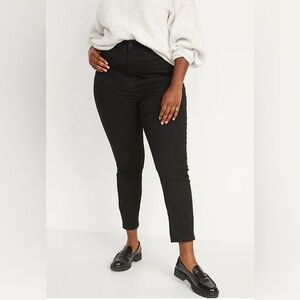 NWT High-Waisted Rockstar Super-Skinny Black
Jeans Size 30